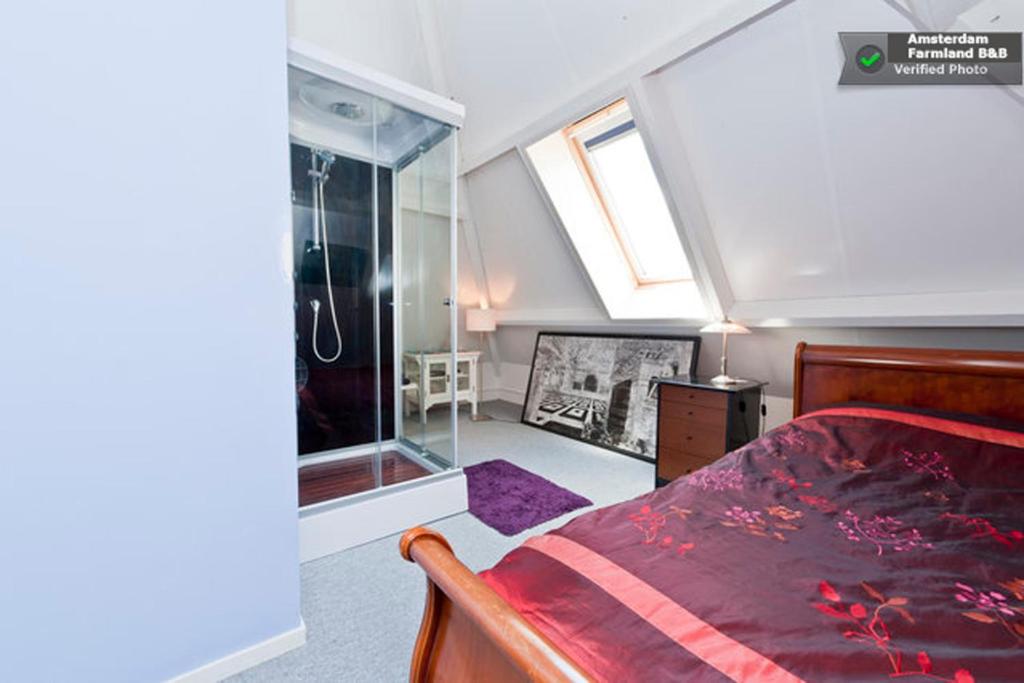 Amsterdam Farmland room 3